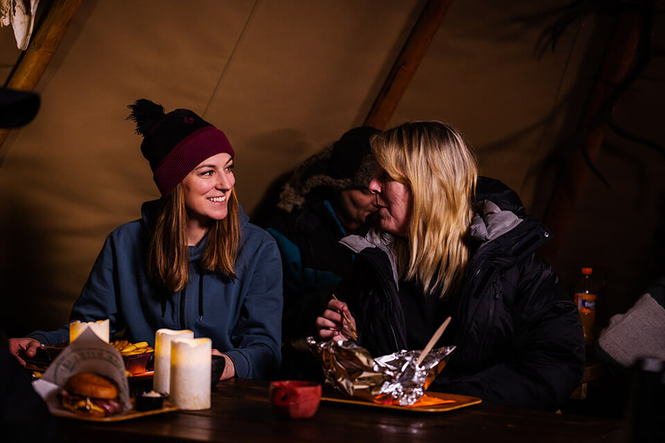 customer-eating-lunch-in-kiruna